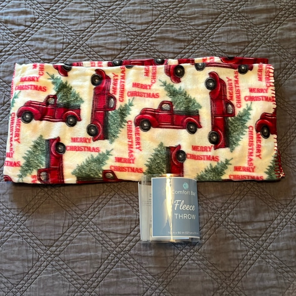 Comfort bay Christmas fleece throw